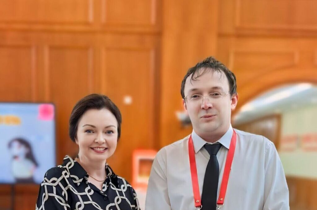 Kerry Curran, Director of the Northern Ireland Bureau in China, alongside Pat McCarthy, Chairman of the Ireland Sino Institute